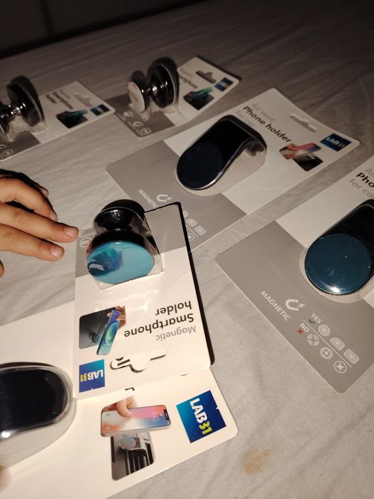 Suport telefon pentru mașina cu magnet