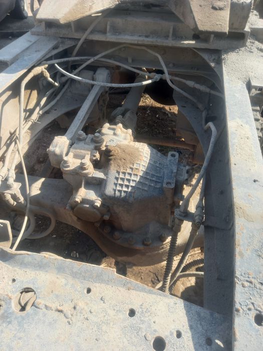 Ходовая камаза редуктор парасенок , чулки ,ступицы,диски,кардан,седло.