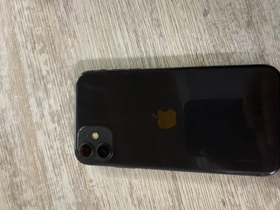Продам Айфон 11 64гб