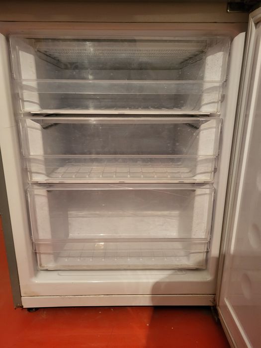 Холодильник сатылады