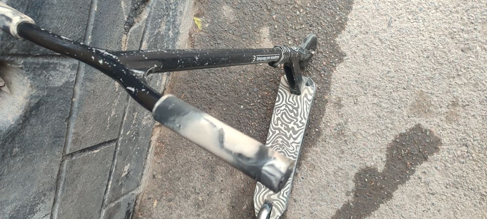 Трюковой самокат longvey metro