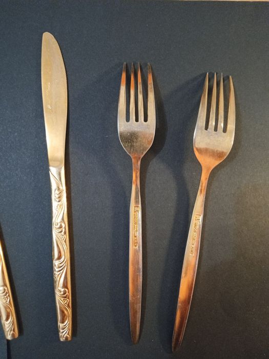 Set tacâmuri suflate cu aur  vintage 1981 din SUA