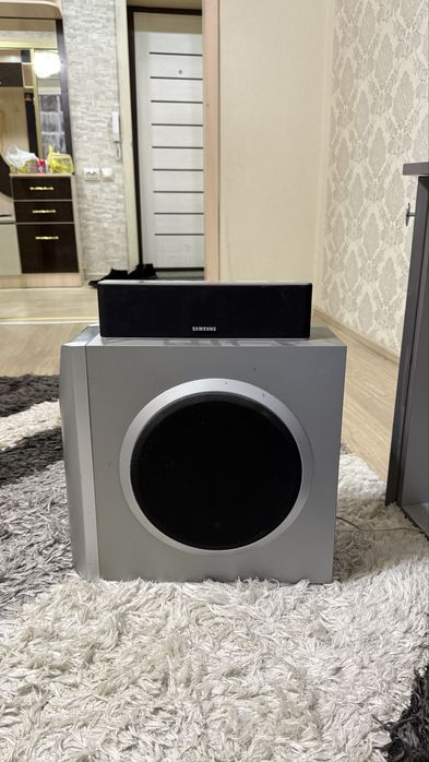 Комплект акустики для домашнего кинотеатра Samsung (напольные)