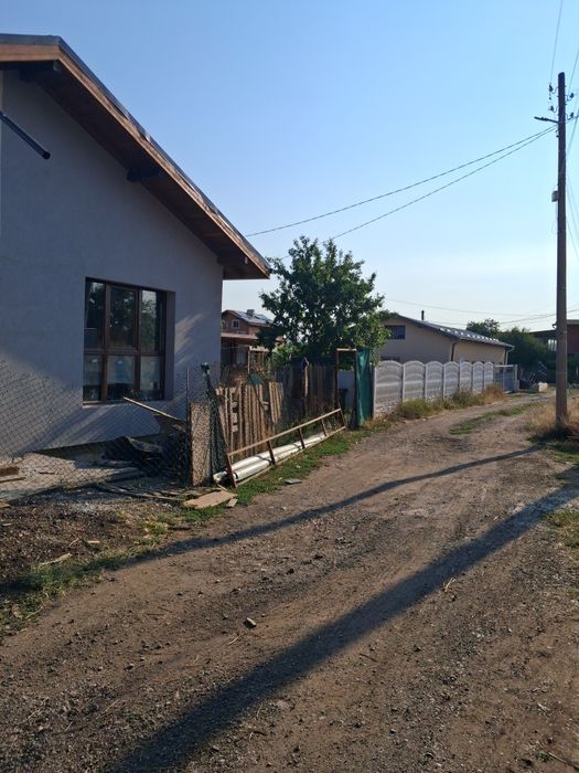 Еднофамилна Къща в град Костинброд  РЗП 95КВ + Две веранди