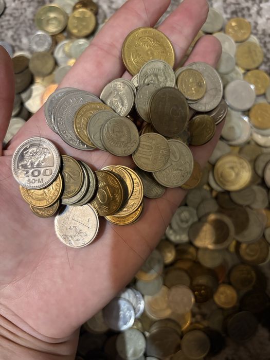 Продам монеты разного номинала