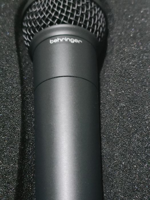 Продается микрофон Behringer .с предусилителем.