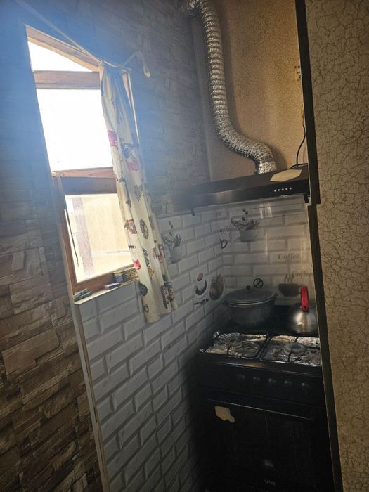 Срочно продается 1-х комн квартира в Сергели Строител, 1/9/9