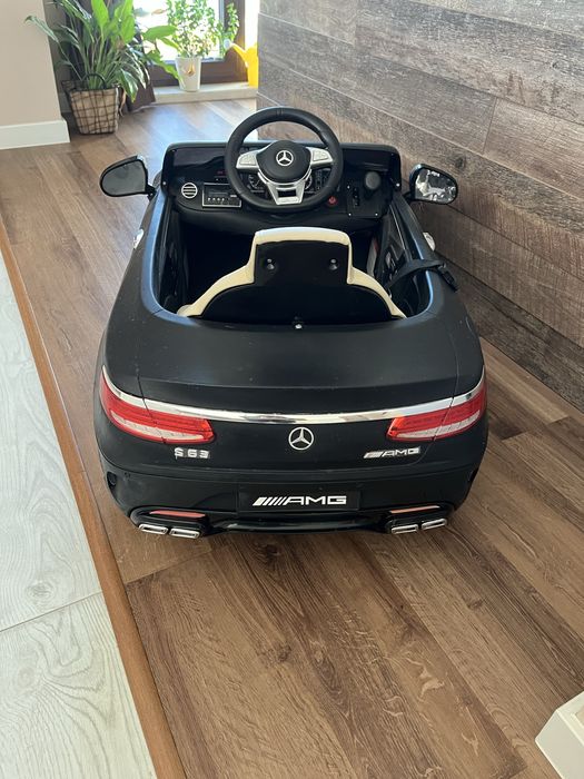 Детска акумулаторна кола Мерцедес