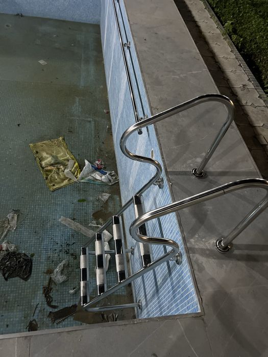 Лесница дла бассена на заказ