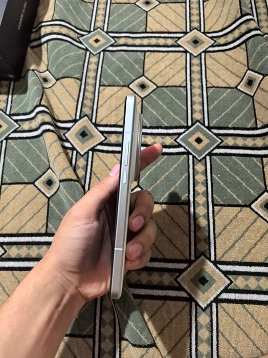 Xiaomi 15 ultra white