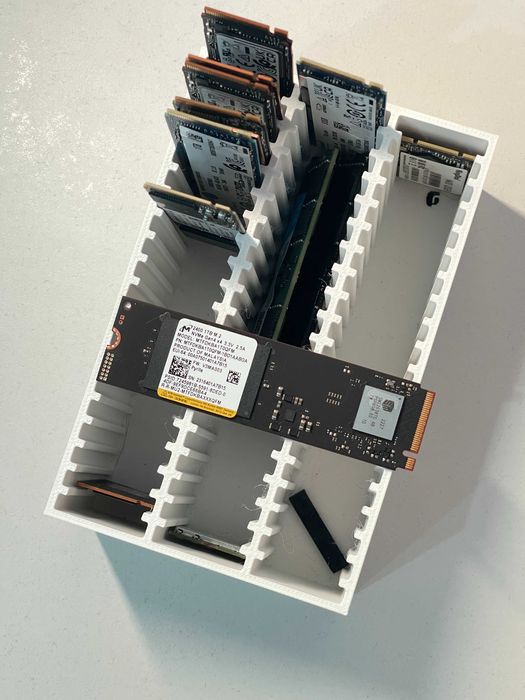 SSD Micron 2400 объемом 1 ТБ