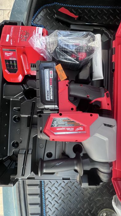 Перфоратор Milwaukee  SDS 1”