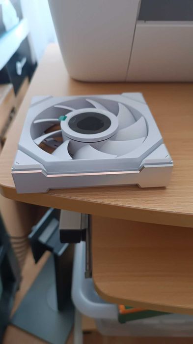 Ventilator Lian Li UNI FAN SL Wireless LCD ARGB PWM Fan