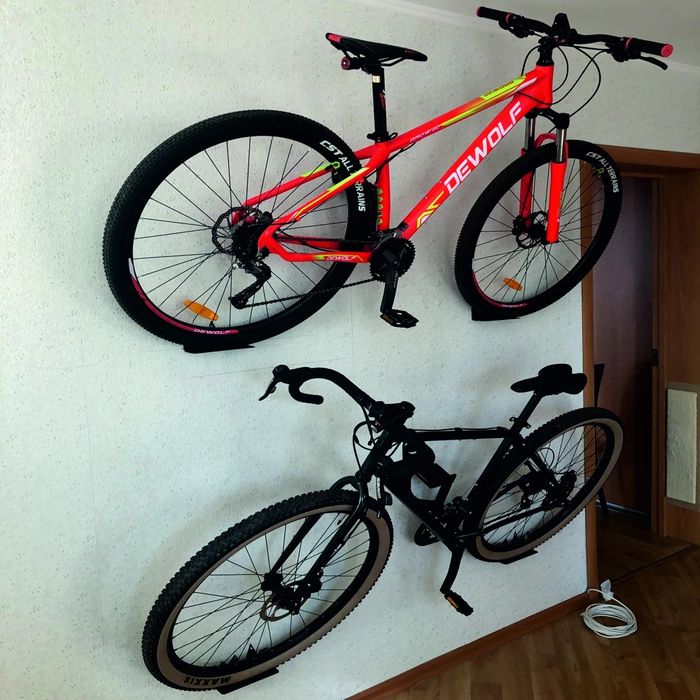 Крепление на стену для хранения велосипедов