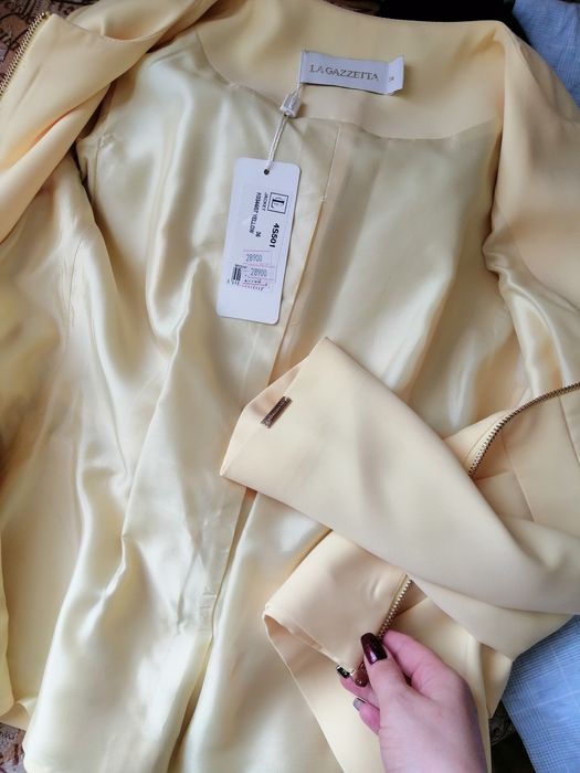 Продам классический костюм