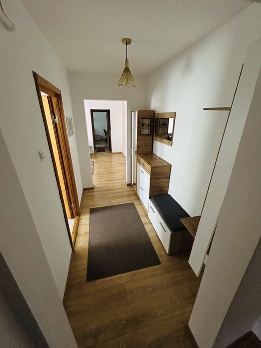 Închiriere apartament 3 camere semidecomandat, zona Mioriței