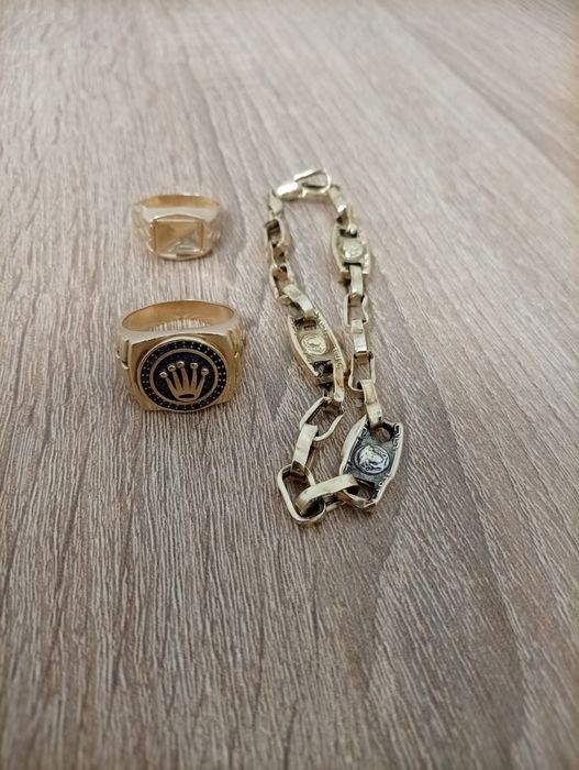 Vând două ghiuluri și o brățară de aur 14k