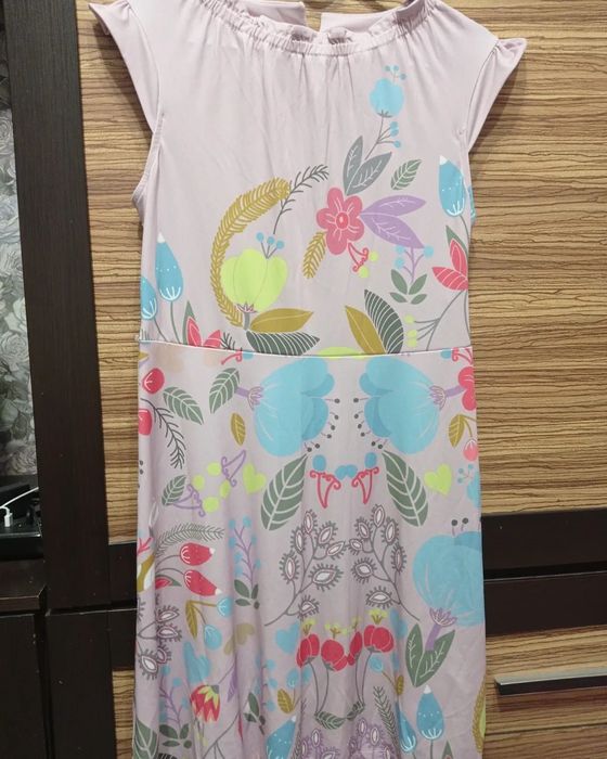 Продам женские платья