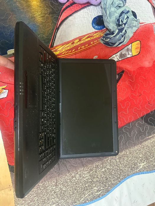 Ноутбук Lenovo старый