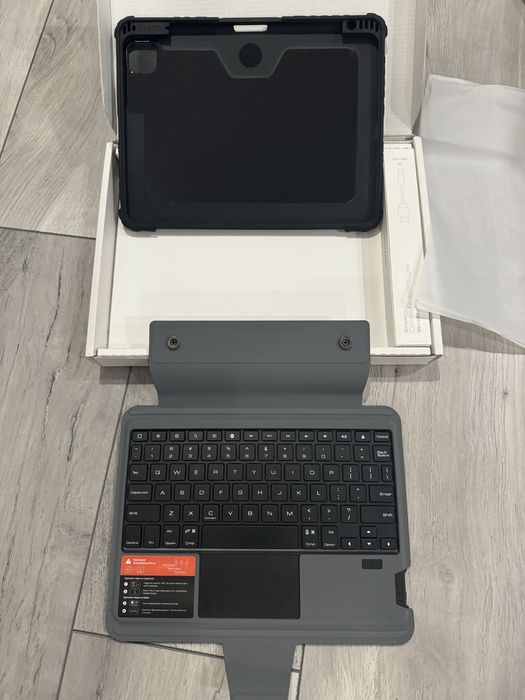Ipad pro комбиниран противо ударен кейс и клавиатура с тъч пад