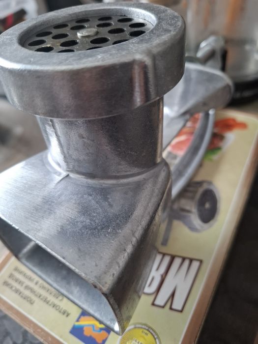 Продаю мясорубку ручную