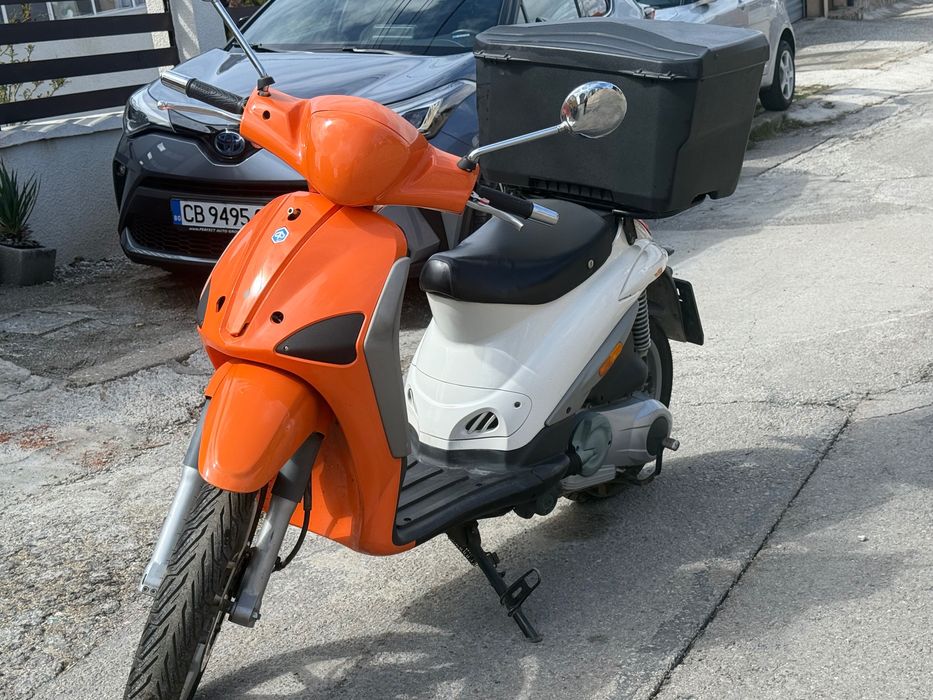 Преводача се скутер ПИАДЖО