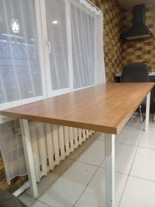 Продам стол обеденный