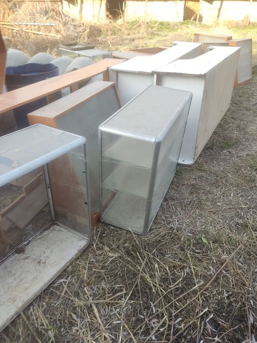 Продам витрины стекло