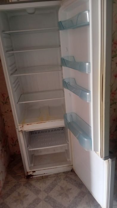 Продам холодильник