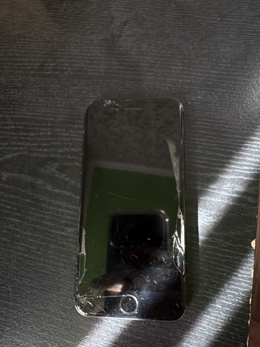 Айфон SE 2020 64GB