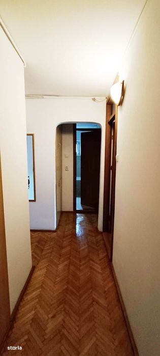 Apartament cu 4 camere in Tractoru-Independentei