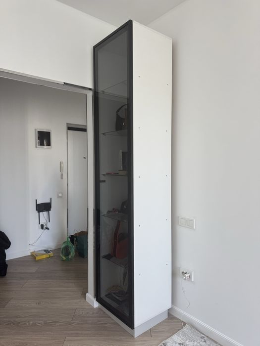 Продается стильный сервант