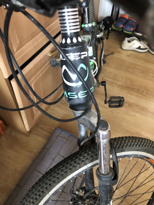 Продам классный велосипед.Сиденье поднимается выше.