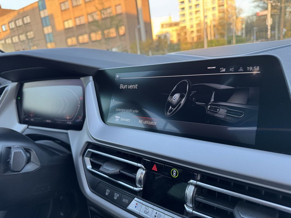 BMW 120d 2022 automata / 190 cp / Faruri Full LED / Trapa / Apple CarPlay / Tva Inclus / Posibilitate de finantare