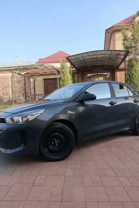 Продается Kia Rio 2018г (97.6 тыс пробег) Цвет Темно-Серый