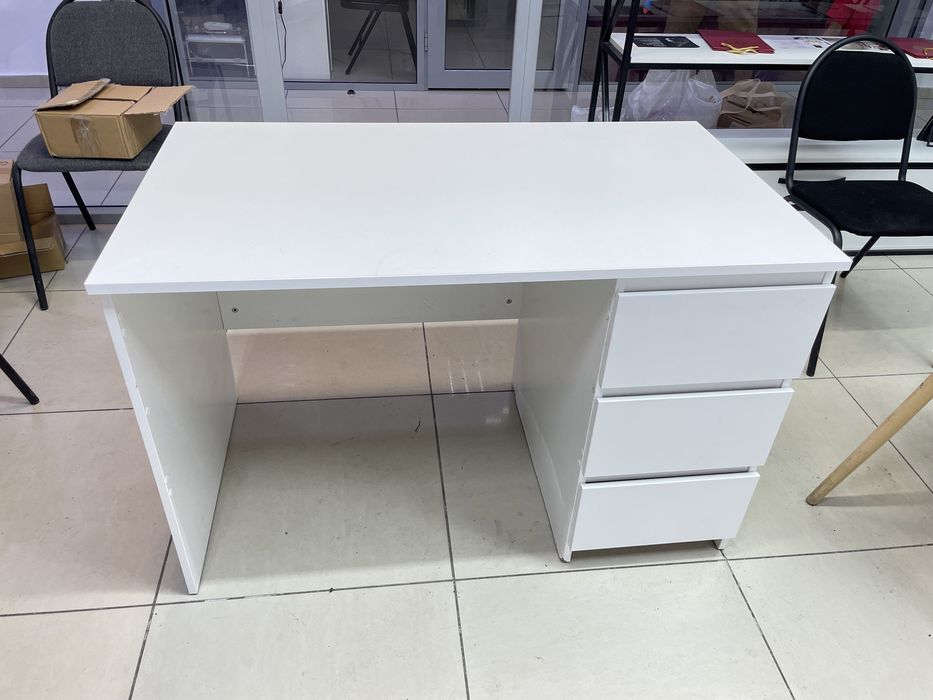 Продам стол iKea