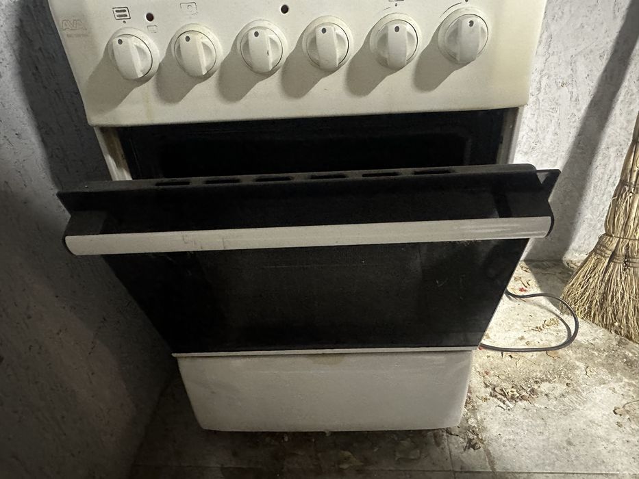 Продам газовую плиту