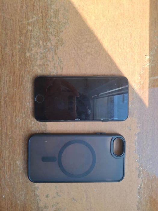 Обменяю Iphone se 2020