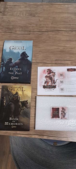 Настолна игра Tainted Grail + разшитения