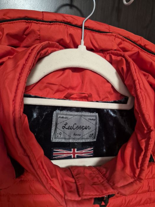 Дамско яке Lee Cooper, размер ХЛ, цвят наситено оранжево, към червено.