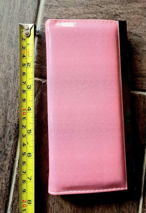 Дамско портмоне.