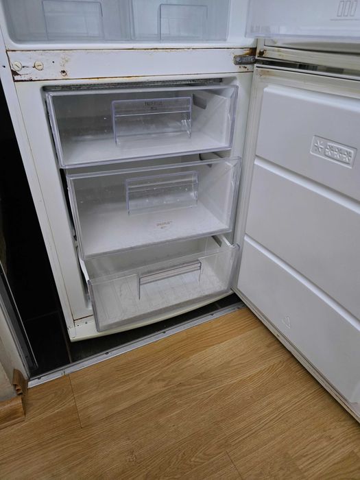 Хладилник с фризер Electrolux