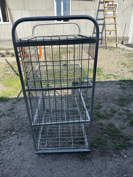 железный стеллаж