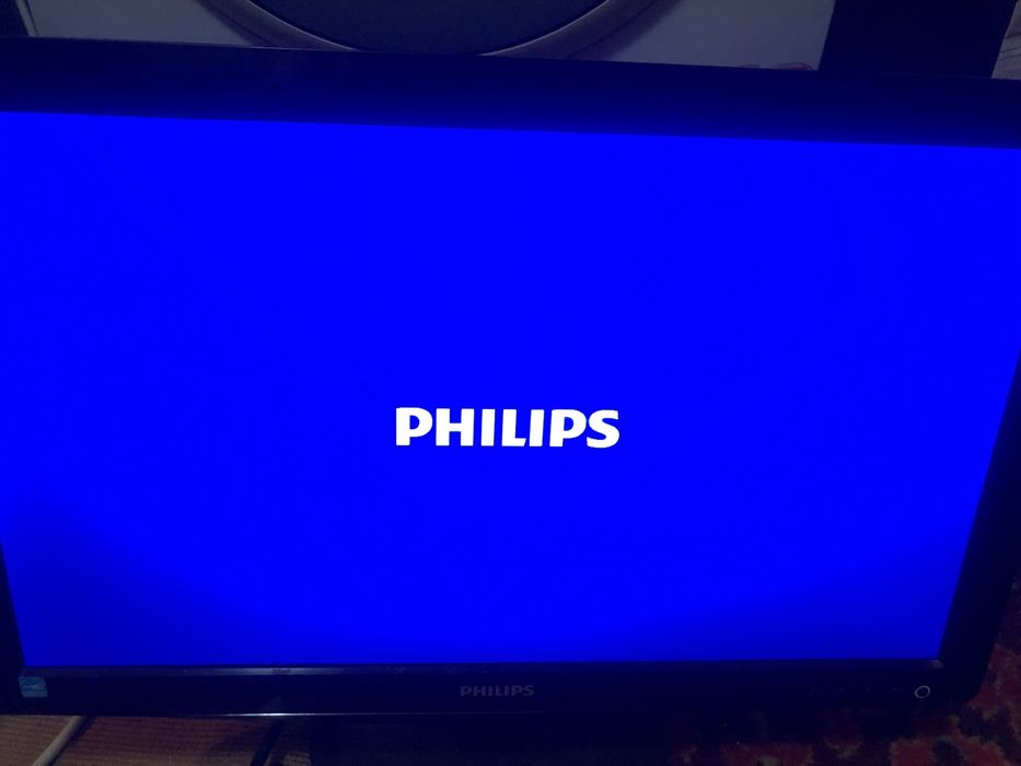 Две монитор самсунг и лж