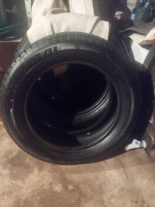 Зимни гуми 2 х 2 вида 185/60 R15