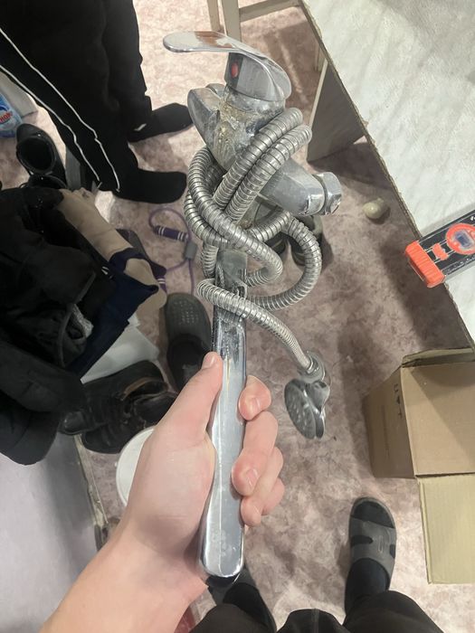 Кран для ванны сместитель