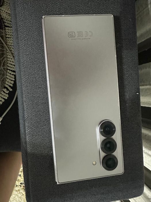 Samsung z fold 6