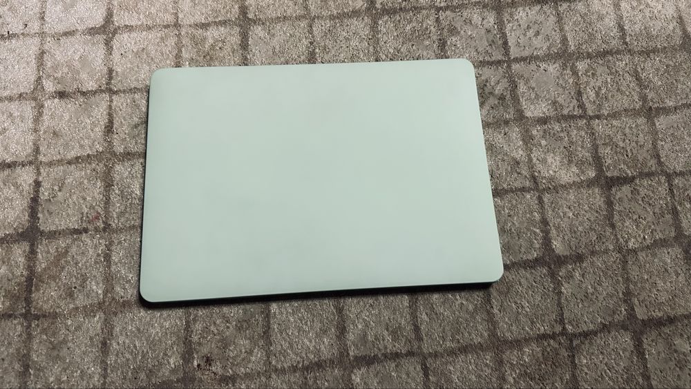 Продам MacBook Pro Touch bar 2019