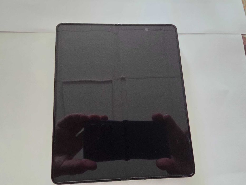 Samsung Galaxy Z Fold 5 | 12GB RAM | 256GB | Цвят Крем | Като нов!