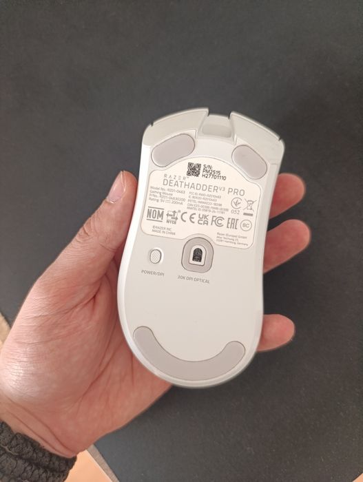 Razer DeathAdder V3 Pro White – Folosit 3 luni, stare foarte bună